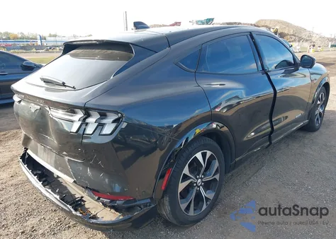 2022 Ford Mustang Mach-E Premium z USA, uszkodzony, nr VIN 3FMTK3SU9NMA49514